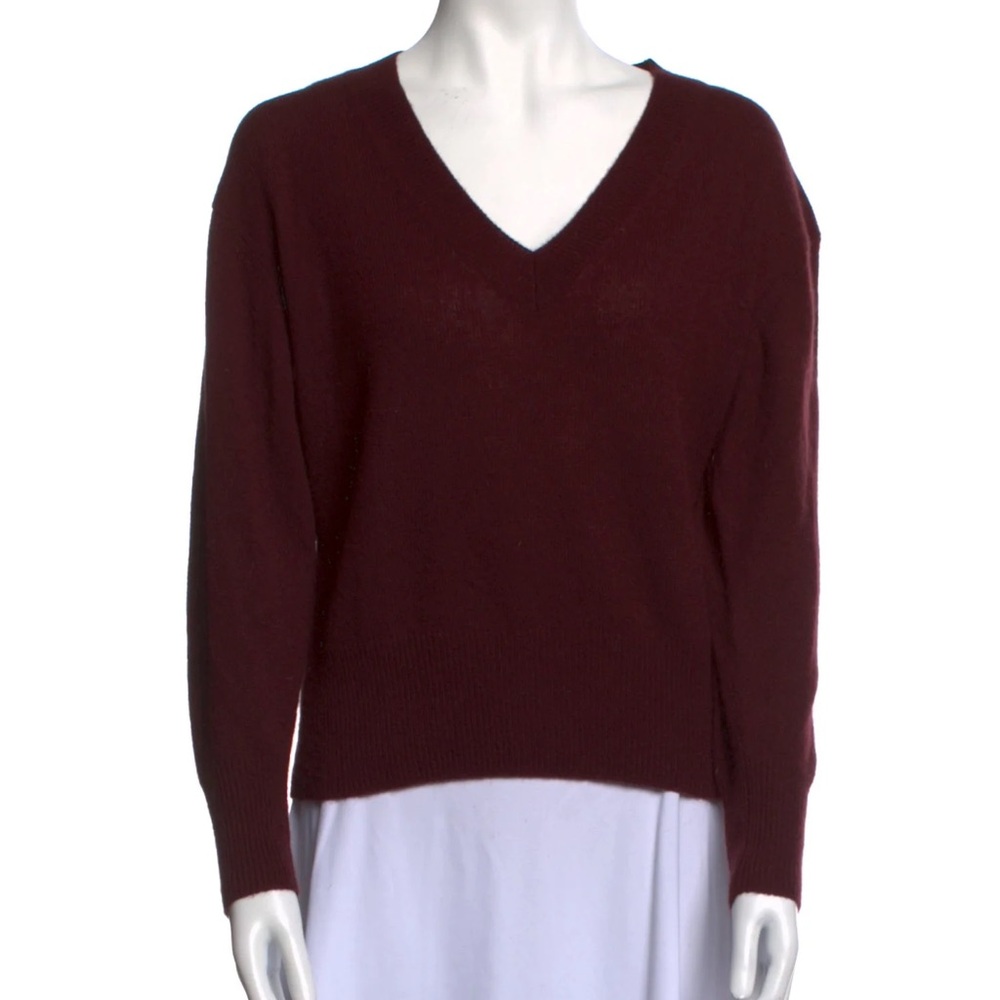 360 Cashmere v neck sweater